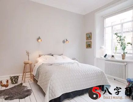 卧室门对窗该如何化解 卧室门对窗该如何化解